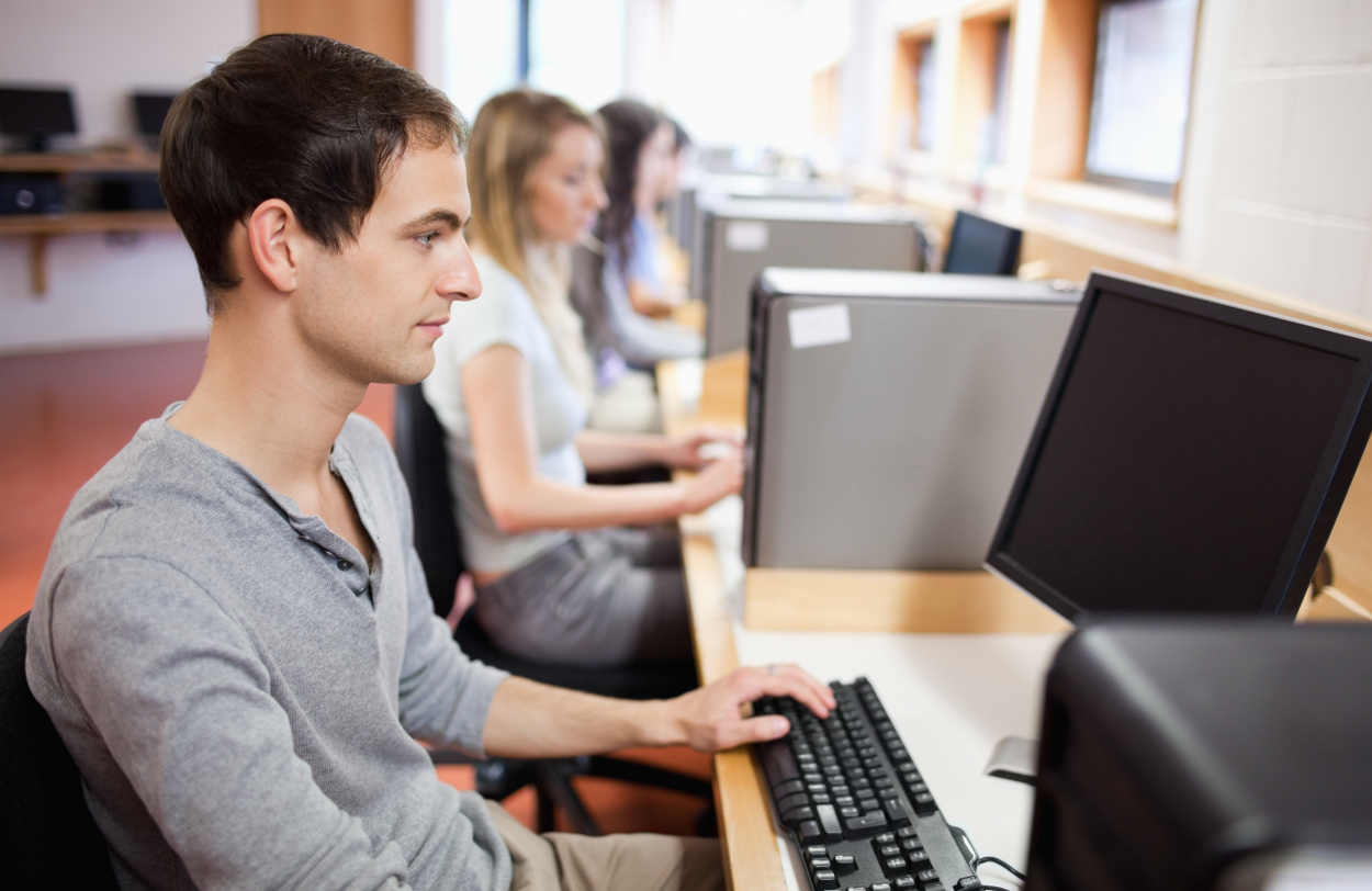 Avvikler tilleggspoeng for menn i studieopptaket
